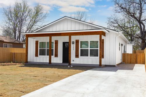 1105 1st St, Brownwood, TX, 76801-3407 | Card Image