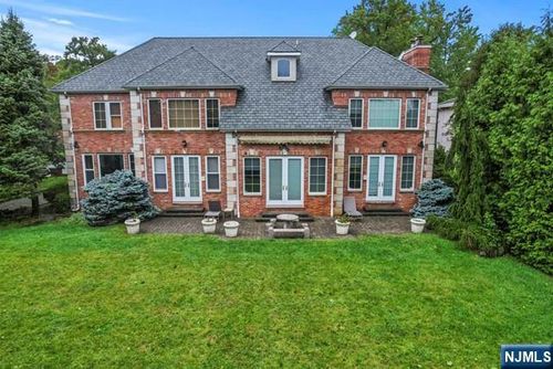 1 Euclid Rd, Fort Lee, NJ, 07024-6406 | Card Image