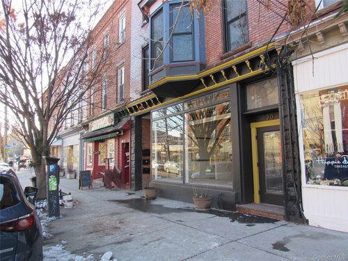 70 S Broadway, Nyack, NY, 10960-3837 | Card Image