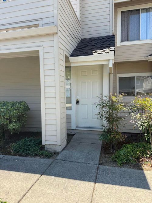 132 Crosswind Ct, Hercules, CA, 94547-1547 | Card Image