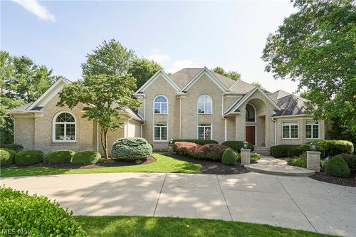 3740 Winterberry Drive, Akron, OH, 44333 | Card Image