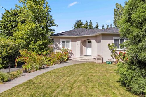 1112 Craigflower Rd, Esquimalt, BC, V9A2Y1 | Card Image