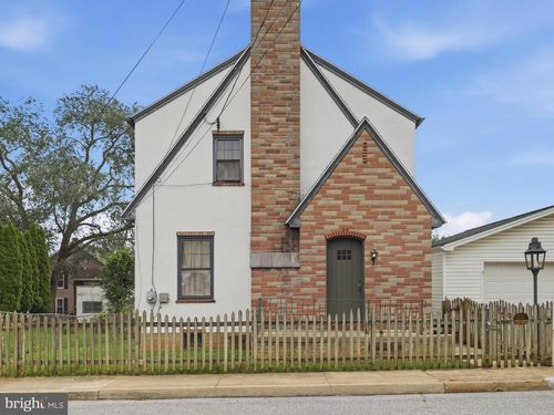 38 Cottage St, WAYNESBORO, PA, 17268-1324 | Card Image