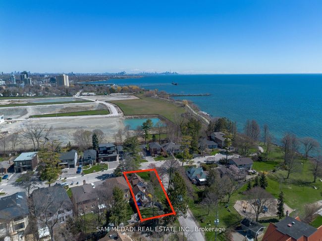 62 Maple Ave S, House other with 3 bedrooms, 3 bathrooms and 3 parking in Mississauga ON | Image 41