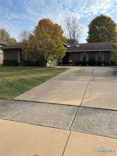 2469 Garden Creek Drive, House other with 3 bedrooms, 2 bathrooms and 2 parking in Maumee OH | Image 2