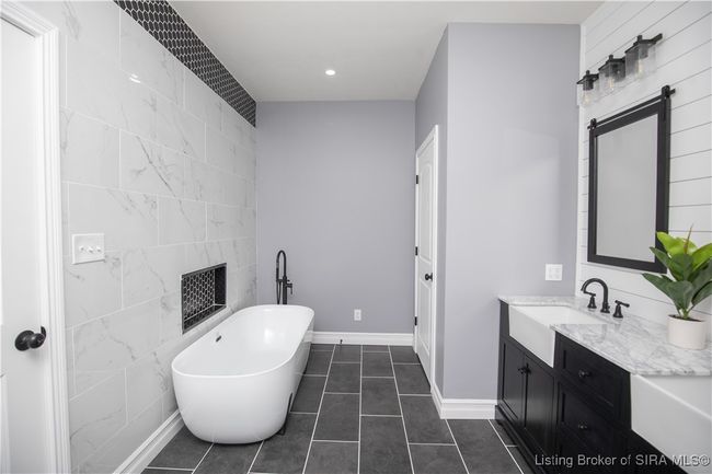 6155 N State Highway 7, Home with 4 bedrooms, 3 bathrooms and null parking in Scipio IN | Image 29