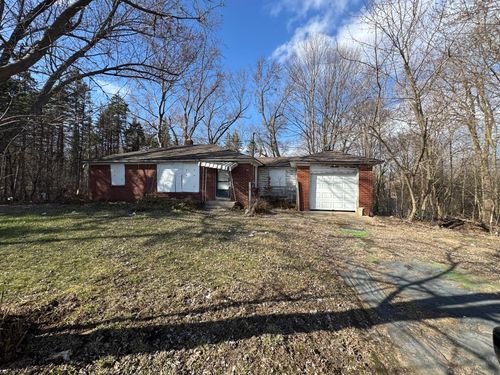 1689 60th St Se, Kentwood, MI, 49508-6634 | Card Image