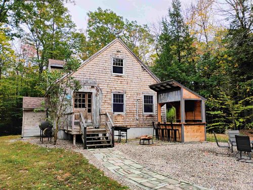 256 Governors Rd, Brookfield, NH, 03872-7323 | Card Image