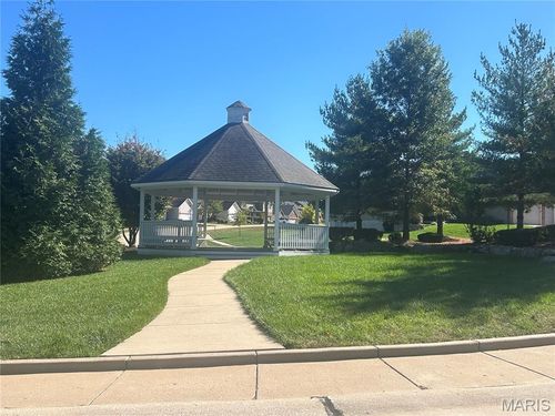 5360 Amber Meadows Dr, Imperial, MO, 63052-3132 | Card Image