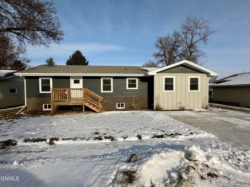 114 3rd St Ne, Hazen, ND, 58545-4402 | Card Image