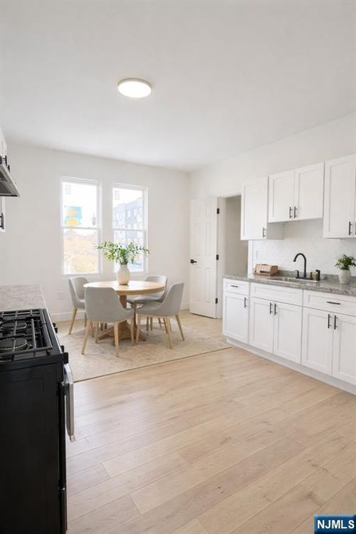 2b-124 Washington Ave, Belleville, NJ, 07109-2926 | Card Image