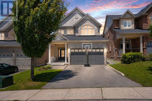16 Harvest Hills Boulevard, East Gwillimbury, ON, L9N0A5 | Card Image