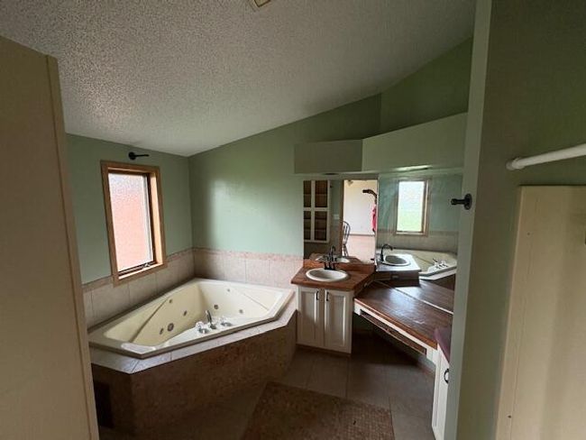 N2450 Wenham Rd, House other with 3 bedrooms, 4 bathrooms and null parking in Fort Atkinson WI | Image 6
