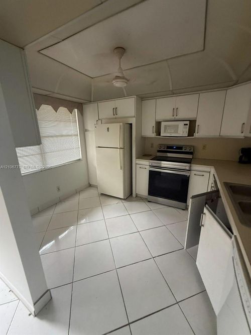 g1-2305 Lucaya Ln, Coconut Creek, FL, 33066-1109 | Card Image