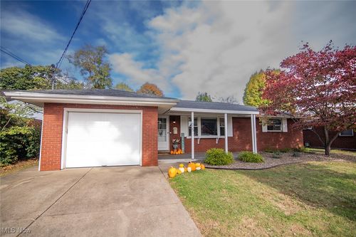 605 37th St, Vienna, WV, 26105-2523 | Card Image