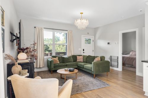 2417B Brasher Ave, Nashville, TN, 37206-3306 | Card Image