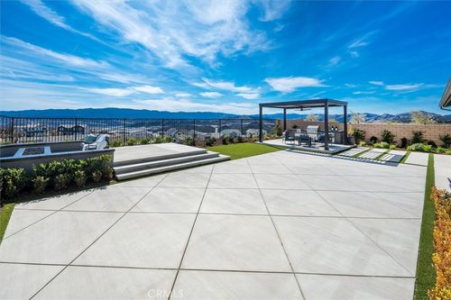 28502 Sunny Ridge Ter, Castaic, CA, 91384-2925 | Card Image