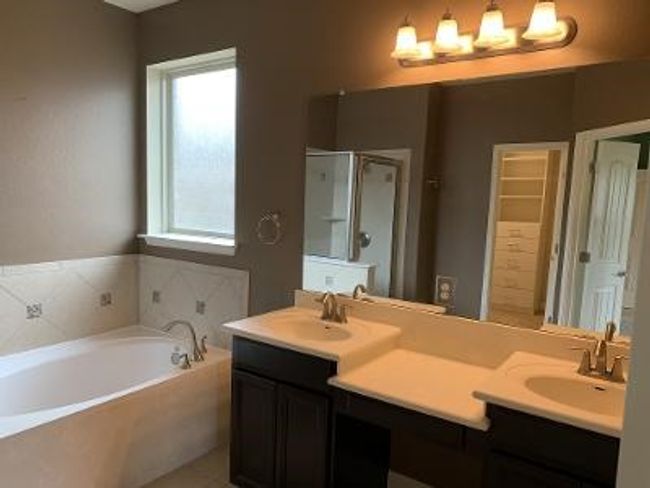 Master Bath | Image 9