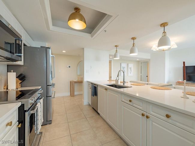 APT-802 - 6573 Marissa Loop, Condo with 2 bedrooms, 2 bathrooms and null parking in NAPLES FL | Image 6