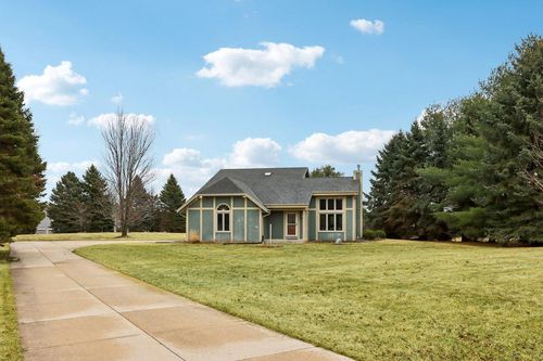 W303N6590 Irene Lane, MERTON, WI, 53029 | Card Image