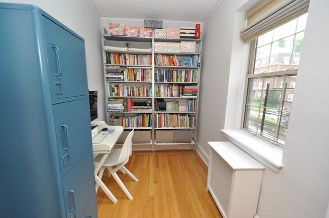 Office Nook is 8'-9" x 6'-9" | Image 6