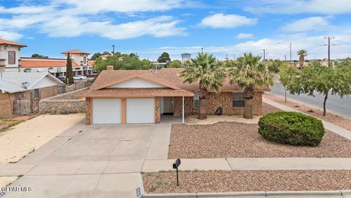 11353 Bunky Henry Ln, El Paso, TX, 79936-4810 | Card Image