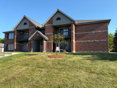 S75W16775 Jacob Ct, Muskego, WI, 53150-8628 | Card Image