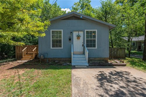 688 N Willow Ave, Fayetteville, AR, 72701-3549 | Card Image
