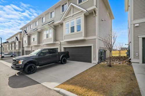 409 S Point Lane Sw, Airdrie, AB, T4B5G8 | Card Image