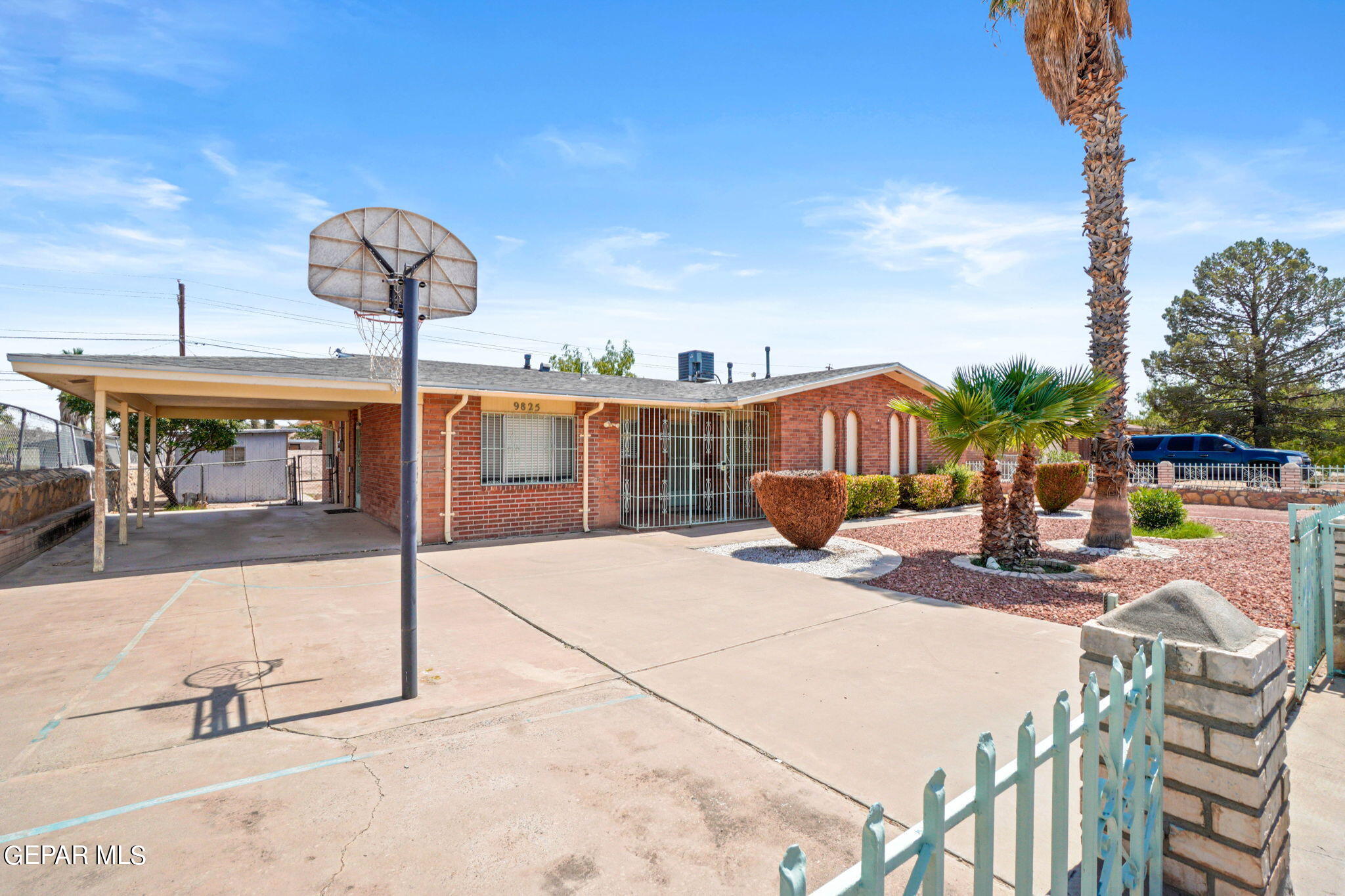 Naomi Dr, El Paso, TX 79927