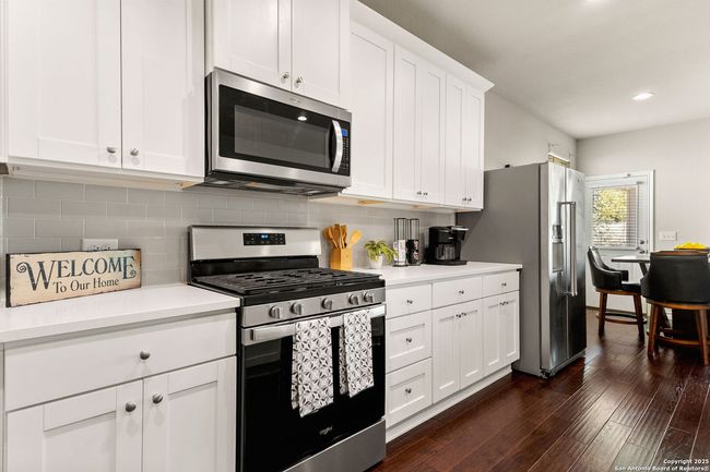 5603 Chestnut Xing, House other with 5 bedrooms, 3 bathrooms and null parking in San Antonio TX | Image 5