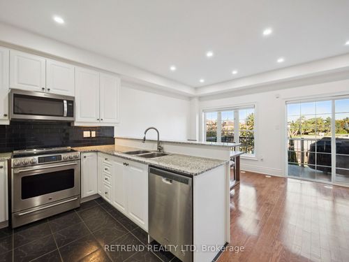 26 Golden Spruce Lane, Maple, ON, L6A0J6 | Card Image