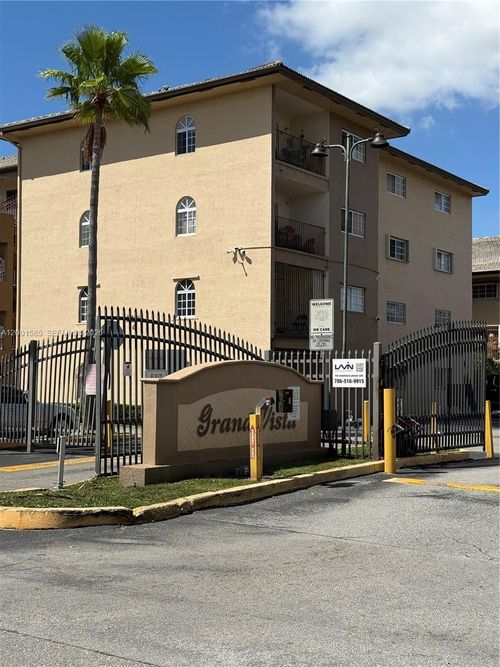 2-8851 Nw 119th St, Hialeah Gardens, FL, 33018-7901 | Card Image