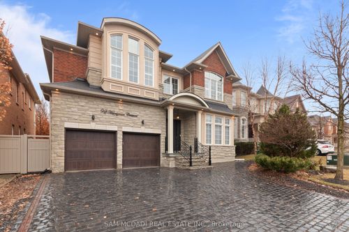 92 Heintzman Cres, Maple, ON, L6A4T1 | Card Image