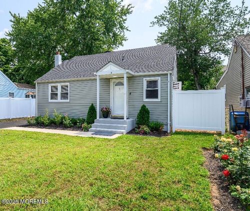 6 Avenue A, Helmetta, NJ, 08828-1242 | Card Image
