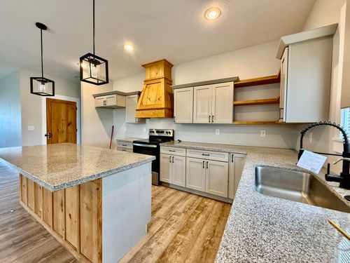 2375 S Sedona Ct, Bolivar, MO, 65613-8615 | Card Image