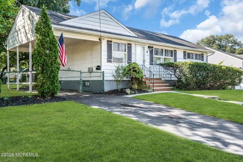 4 Parkview Ter, Hazlet, NJ, 07730-1022 | Card Image