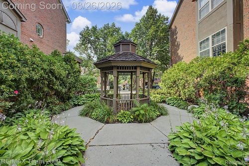 22137 Village Dr, Dearborn, MI, 48124-2287 | Card Image