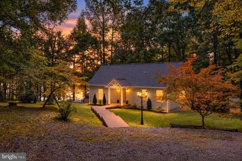11053 Lucks Rd, BUMPASS, VA, 23024-9677 | Card Image