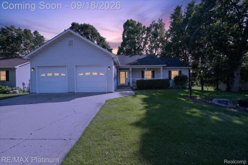 2410 Chestnut Bnd, Howell, MI, 48855-6403 | Card Image
