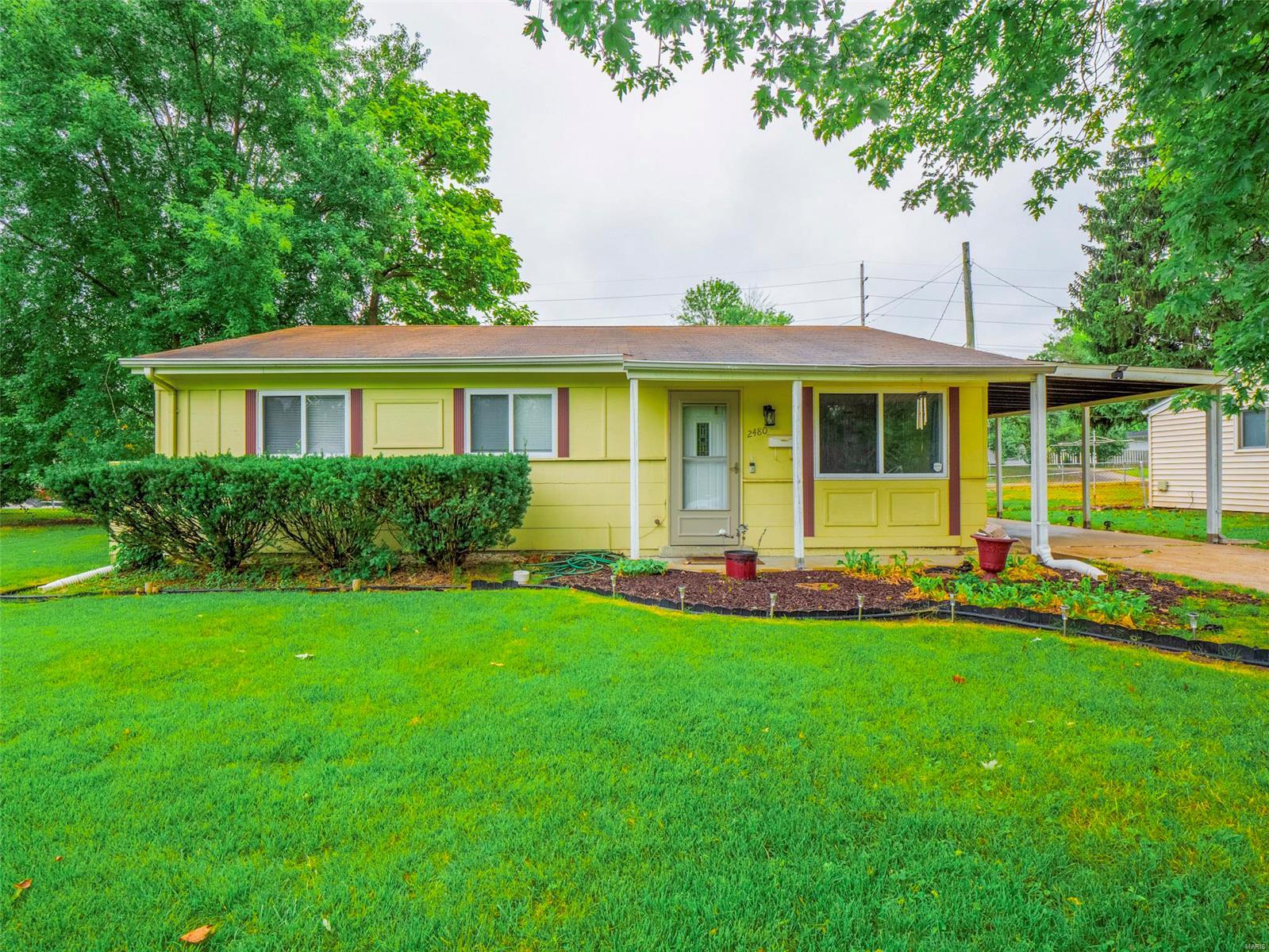 6th Ln, Florissant, MO 63031