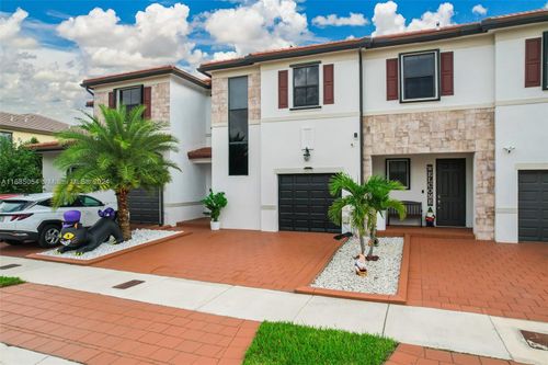 10275 W 32nd Ln, Hialeah, FL, 33018 | Card Image