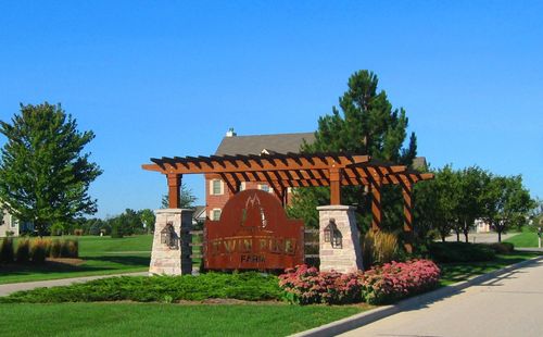 8227734 Marshall Dr, Hartland, WI, 53029-1542 | Card Image