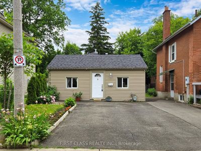 89 John St, House other with 3 bedrooms, 1 bathrooms and 2 parking in Brampton ON | Image 2