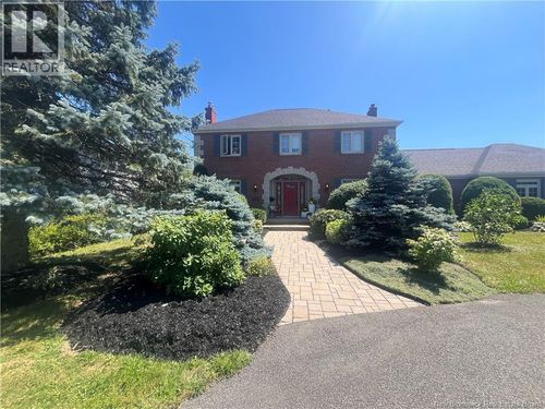 878 Shediac Rd, Moncton, NB, E1A5X6 | Card Image