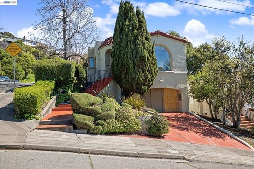 2972 El Monte Ave, Oakland, CA, 94605-4138 | Card Image