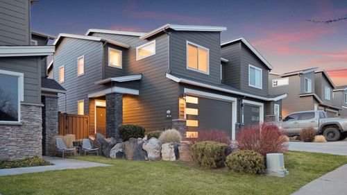 612 Ne Vail Ln, Bend, OR, 97701-3933 | Card Image