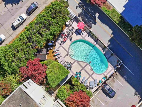 107-1425 Esquimalt Ave, West Vancouver, BC, V7T1L1 | Card Image