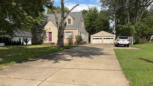 820 Woodlawn Ave Nw, Canton, OH, 44708-3668 | Card Image