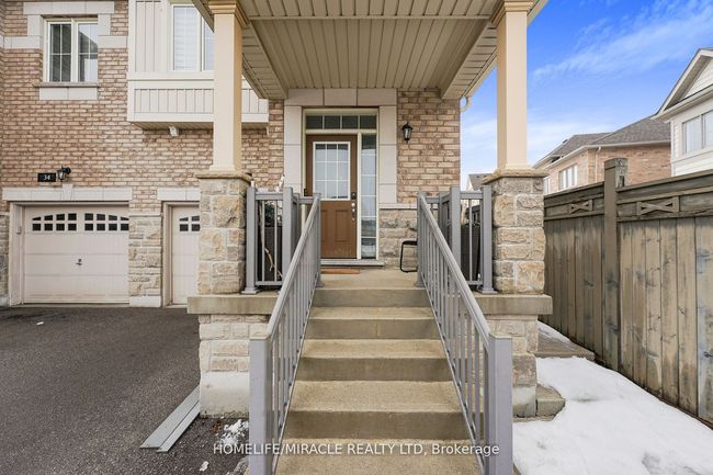 36 Bernadino St, House attached with 4 bedrooms, 3 bathrooms and 2 parking in Brampton ON | Image 4